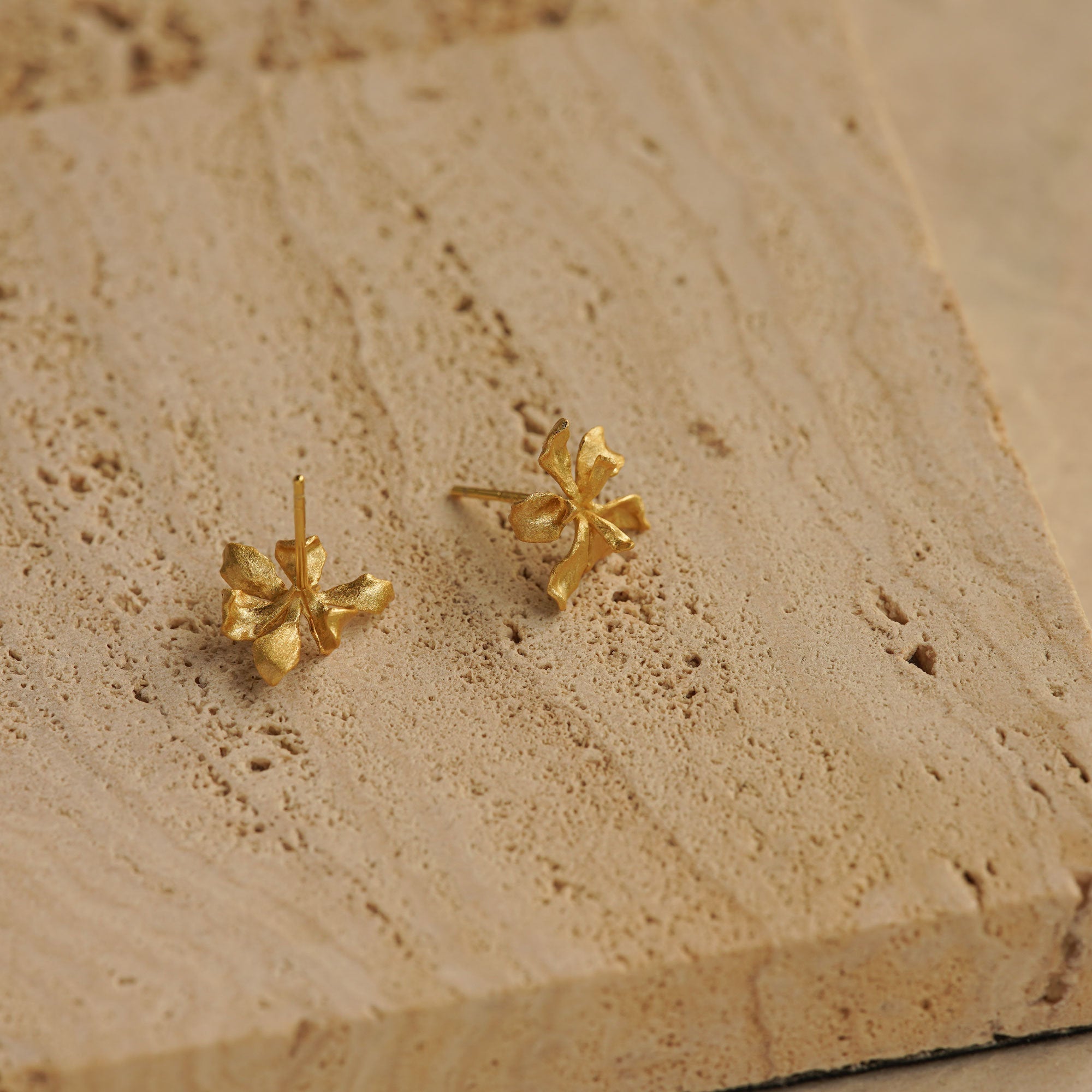 IRIS EARRING STUDS