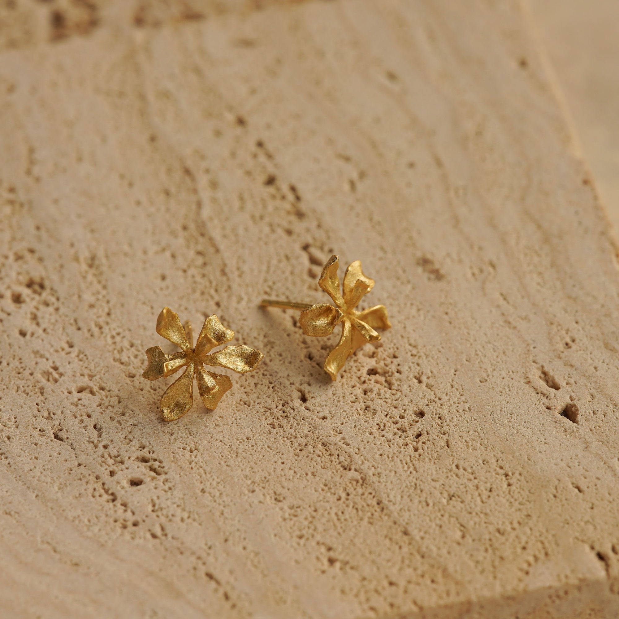 IRIS EARRING STUDS