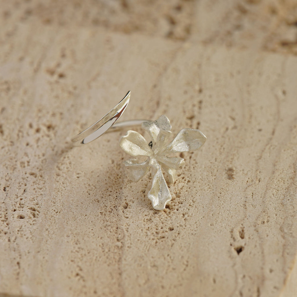 IRIS FLORAL RING