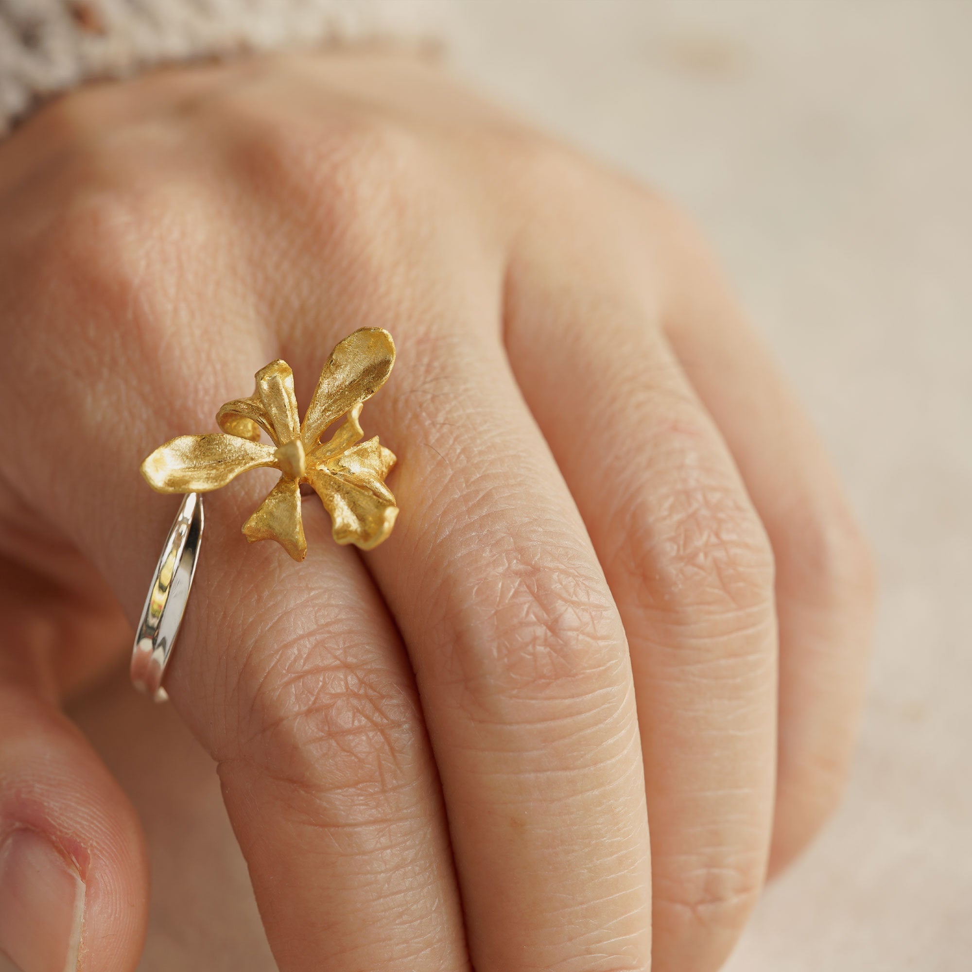 IRIS FLORAL RING