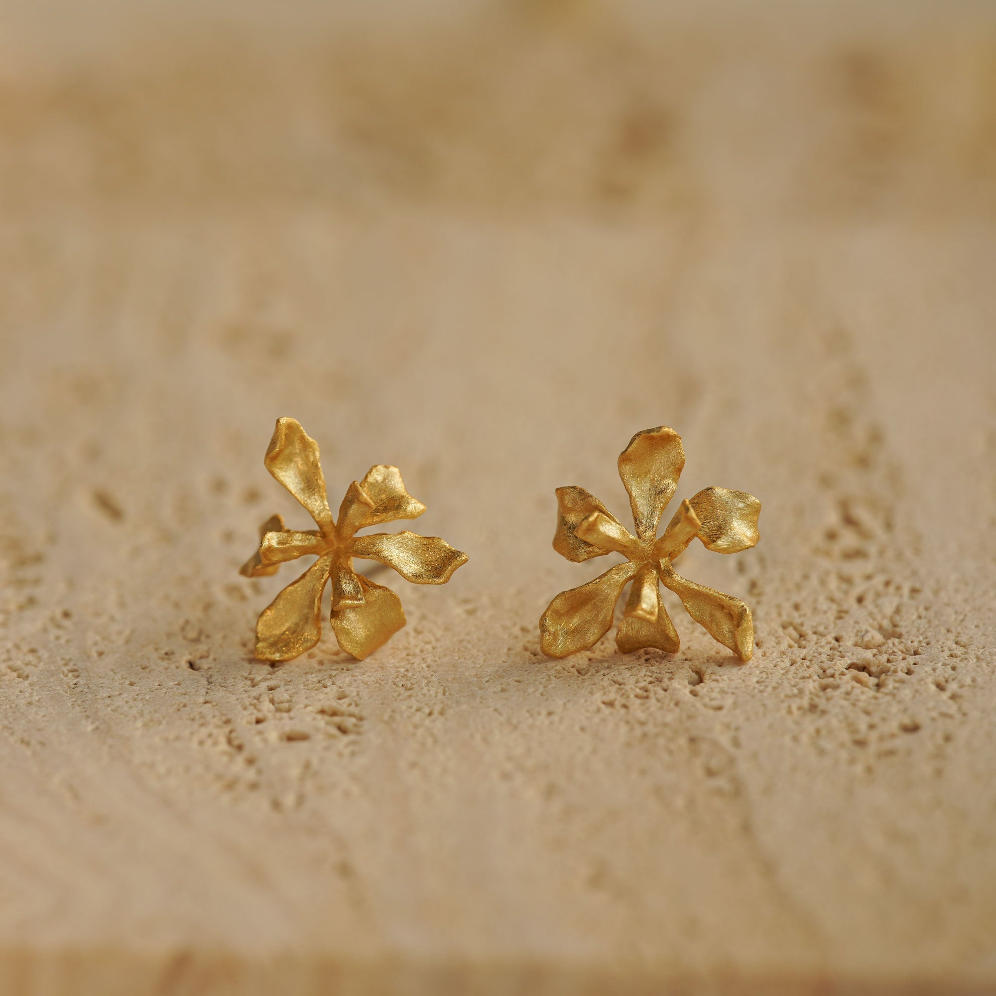 IRIS EARRING STUDS